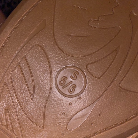 sandals - Picture 5 of 5